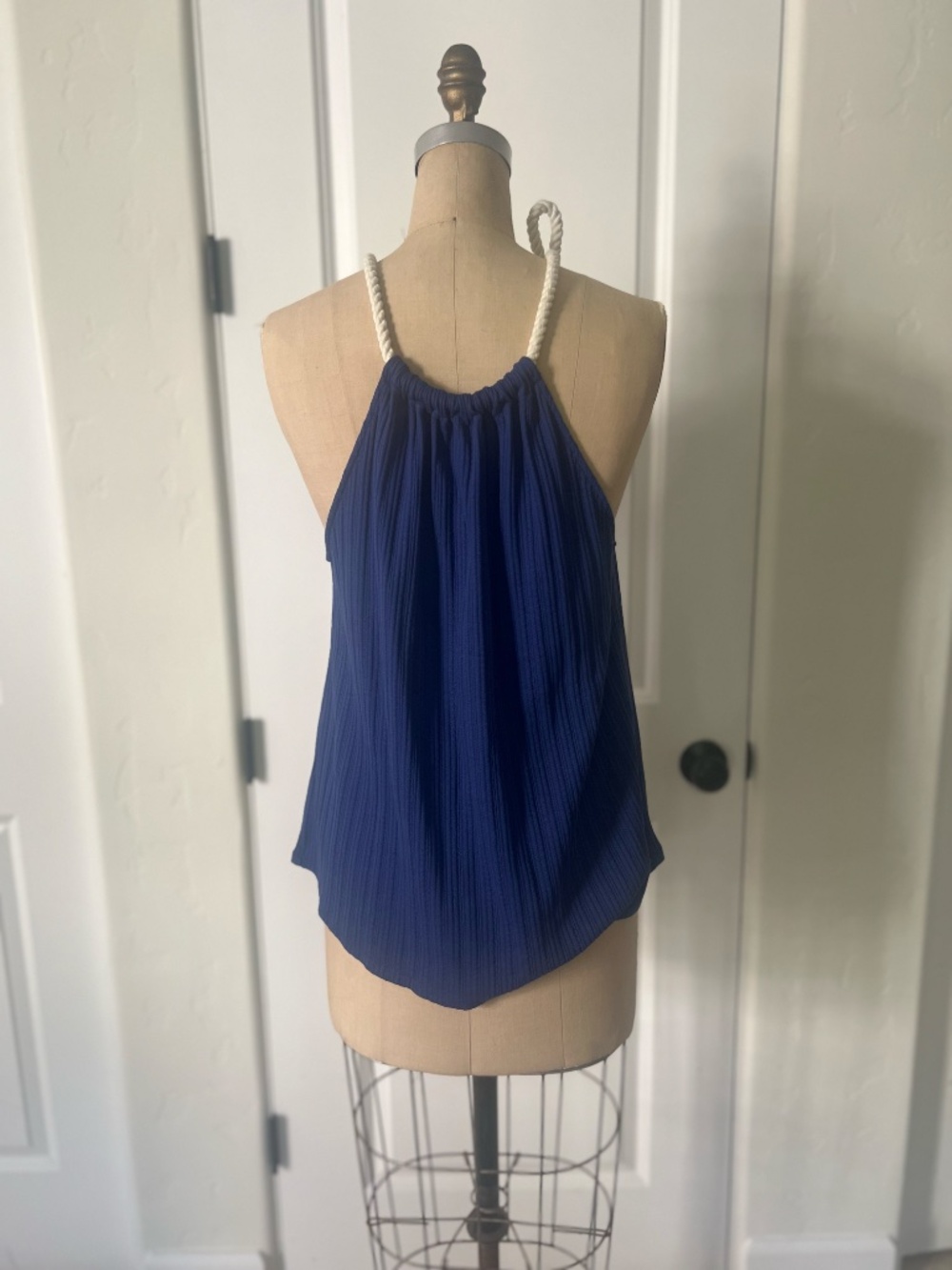 Sezane Rope Halter - Picture 2 of 4